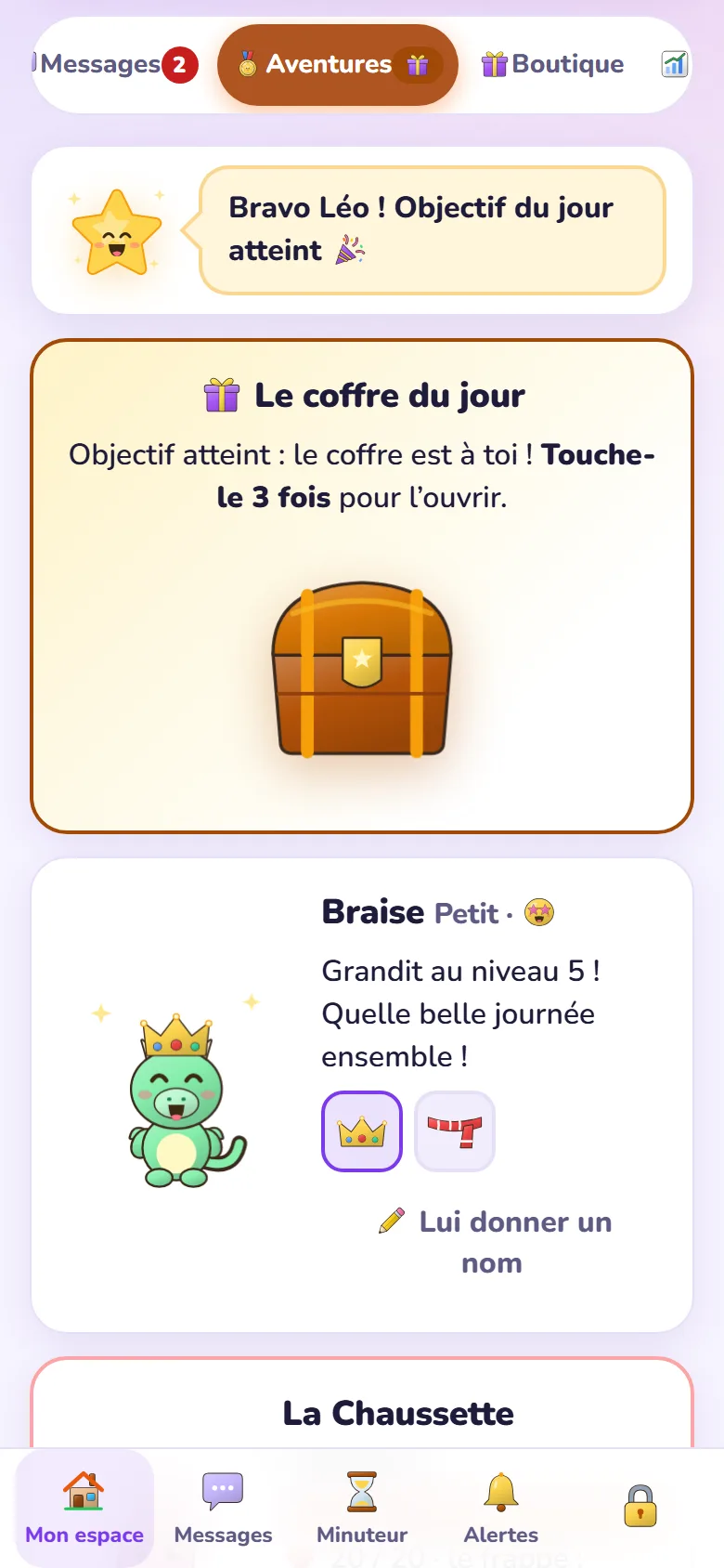 Onglet Aventures : le coffre du jour à ouvrir, le compagnon Braise et le boss « Le Grignoteur de chaussettes ».