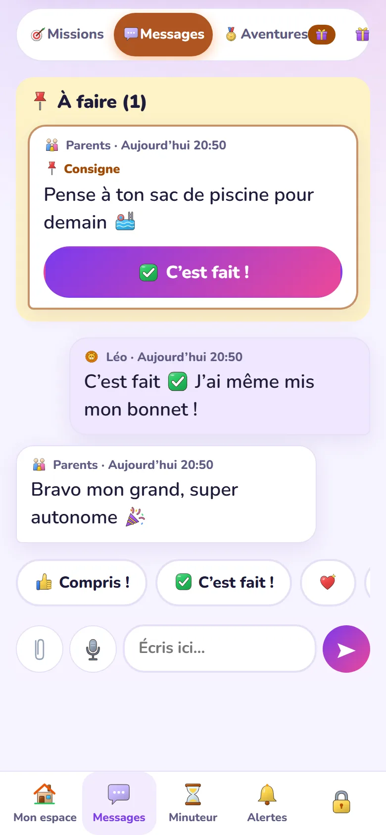 Onglet Messages : une consigne épinglée « Pense à ton sac de piscine », la réponse de Léo et le mot de ses parents.